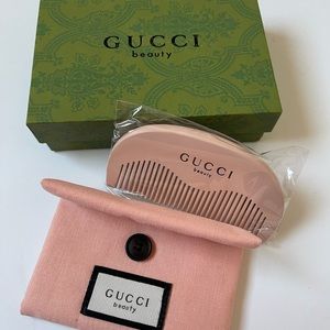 Gucci Beauty Pochette & Comb Set